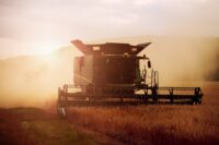 Maszyny rolnicze - co zapewniają i jakie wyróżniamy?